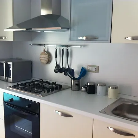 La Chiocciola, Confort, Self Check-in, Parking Gratuito, Fronte Bus Arst, Navetta Mare E Postazione Noleggio Monopattini Elettrici
