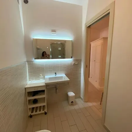La Chiocciola, Confort, Self Check-in, Parking Gratuito, Fronte Bus Arst, Navetta Mare E Postazione Noleggio Monopattini Elettrici