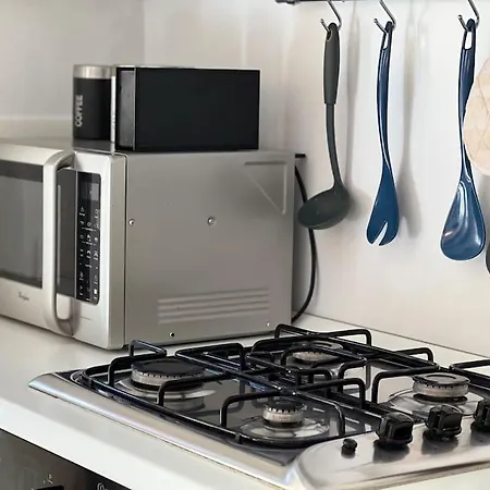 Apartamento La Chiocciola Di Beniamino, Confort, Parking Gratuito, Fronte Bus Arst, Navetta Mare E Postazione Noleggio Monopattini Elettrici *