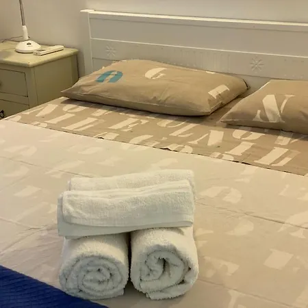 La Chiocciola, Confort, Self Check-in, Parking Gratuito, Fronte Bus Arst, Navetta Mare E Postazione Noleggio Monopattini Elettrici *